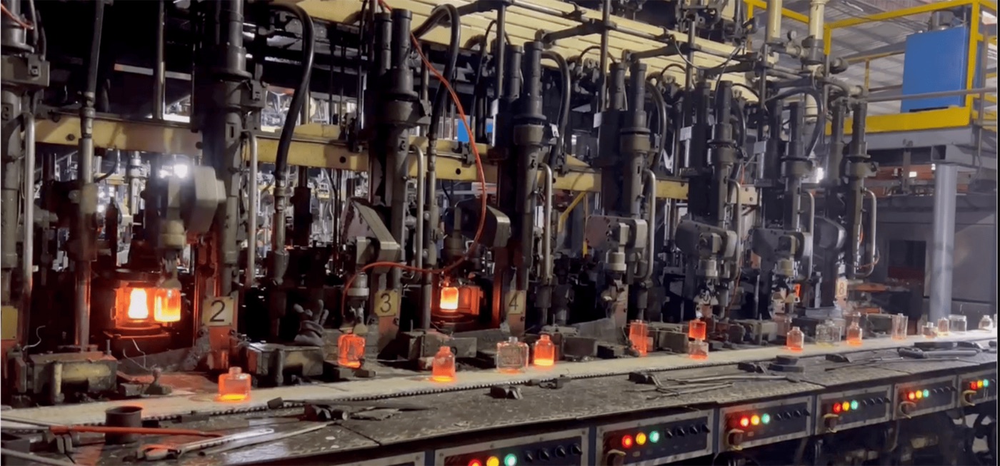 Wide forming machine hall at the wholly owned Xuzhou glass factory
