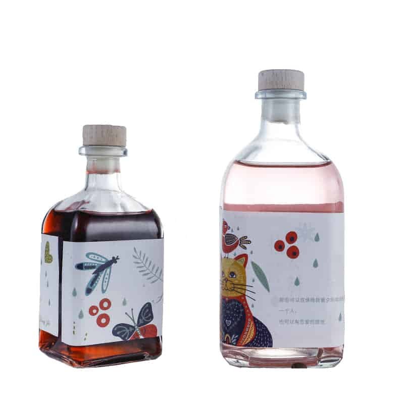 Eckige Getränkeflasche aus Glas